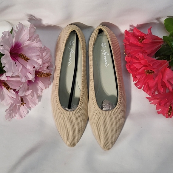 Arromic Women's NIB Nude Pointy Toe Ballet Slip On Flexible Flat Shoes Size 6.5 - Picture 8 of 12